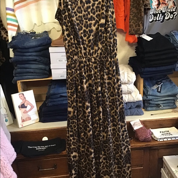 Plus size romper with pockets - Picture 6 of 6